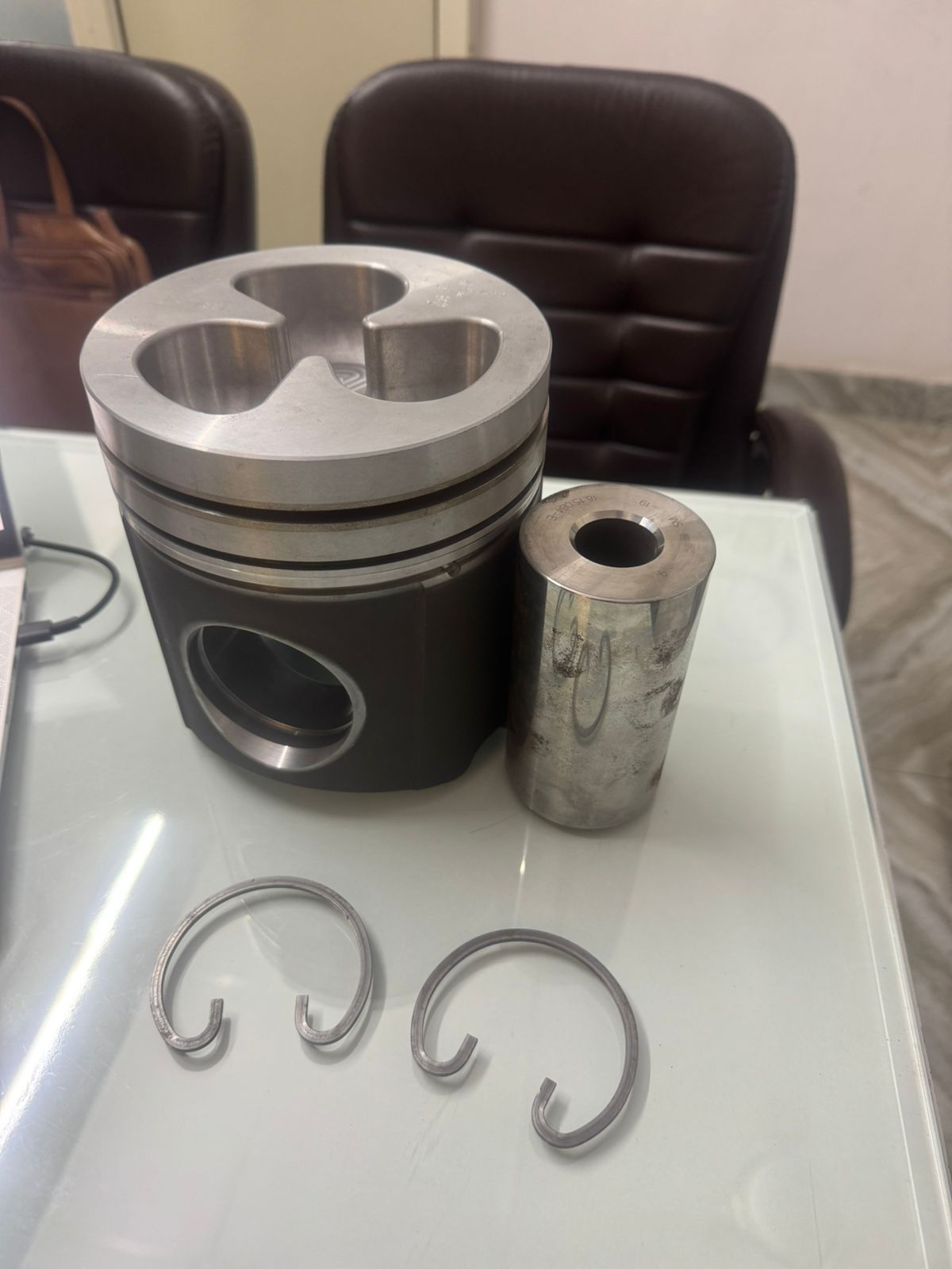 1915210 / 19.15.210  SFGLD560 complete piston